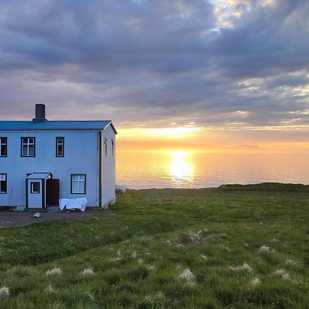 Happy-Cove Guesthouse - By The Sea Bakkafjorthur Екстериор снимка