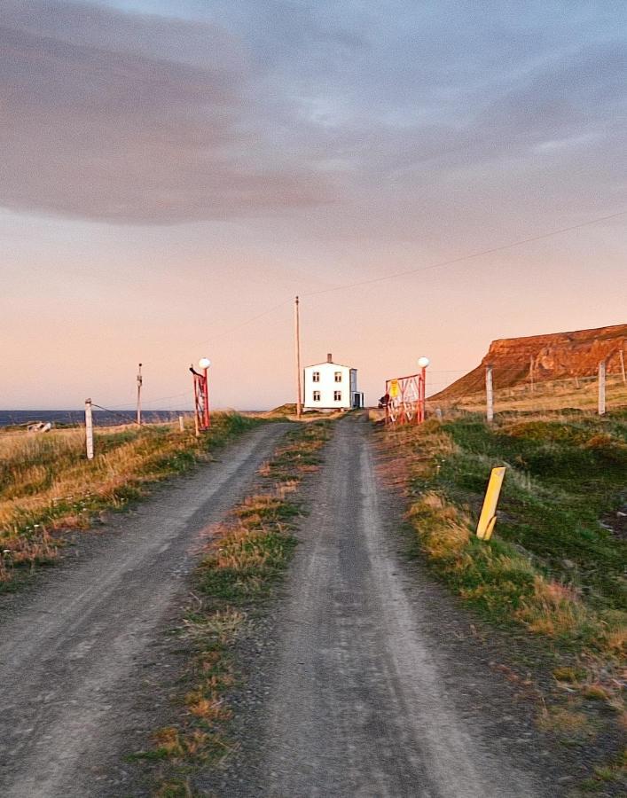 Happy-Cove Guesthouse - By The Sea Bakkafjorthur Екстериор снимка